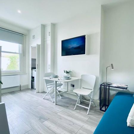 Apt 08 Beachside Beauty Central Studio Steps From Cafes Hove Exterior foto